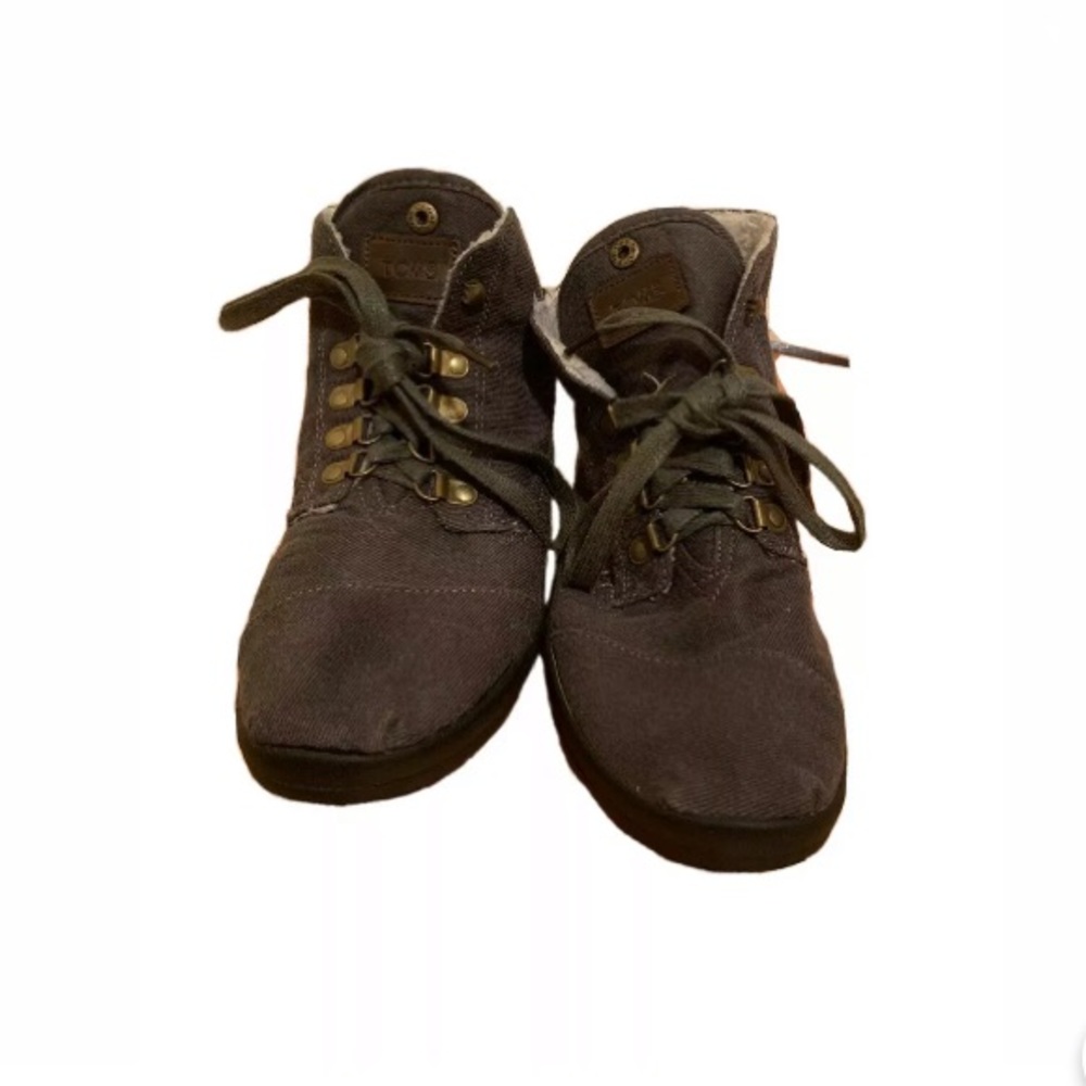 Gray Winter shoes size 7.5